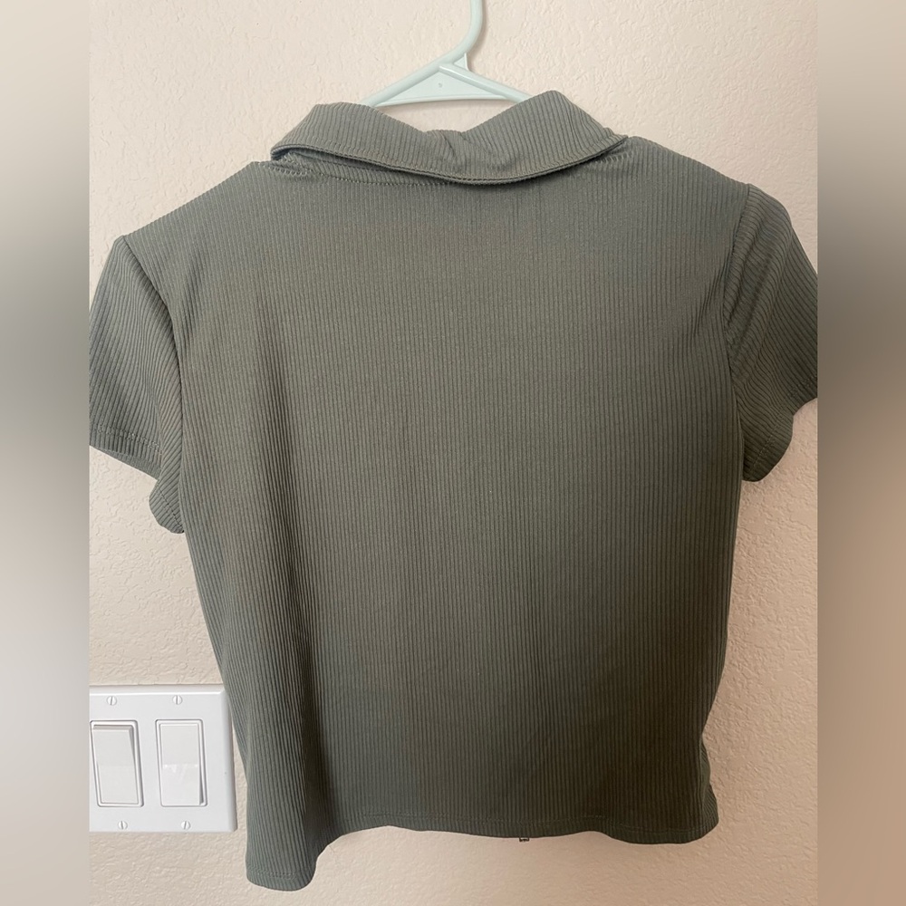 No Boundaries green zipper shirt